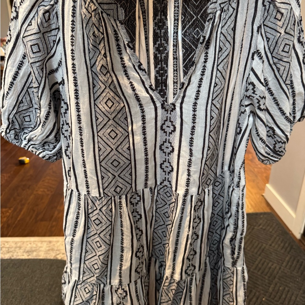 Velvet by Graham & Spencer Black & White Puff Sleeve women’s small made in India - Picture 9 of 9